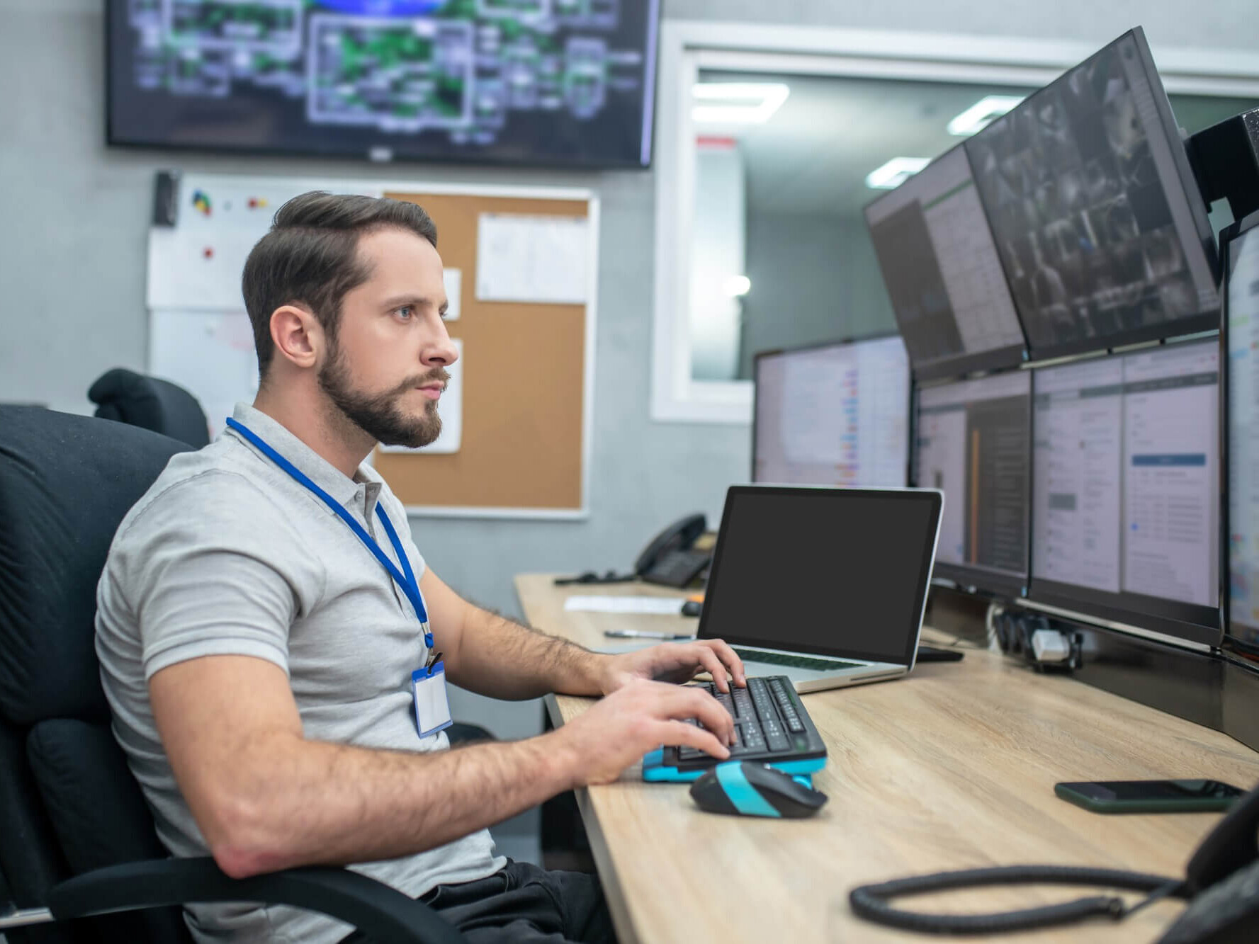 https://akson.com.pl/firma/jak-dziala-sms-security-management-system-kompleksowe-podejscie-do-bezpieczenstwa-w-nowoczesnych-obiektach/